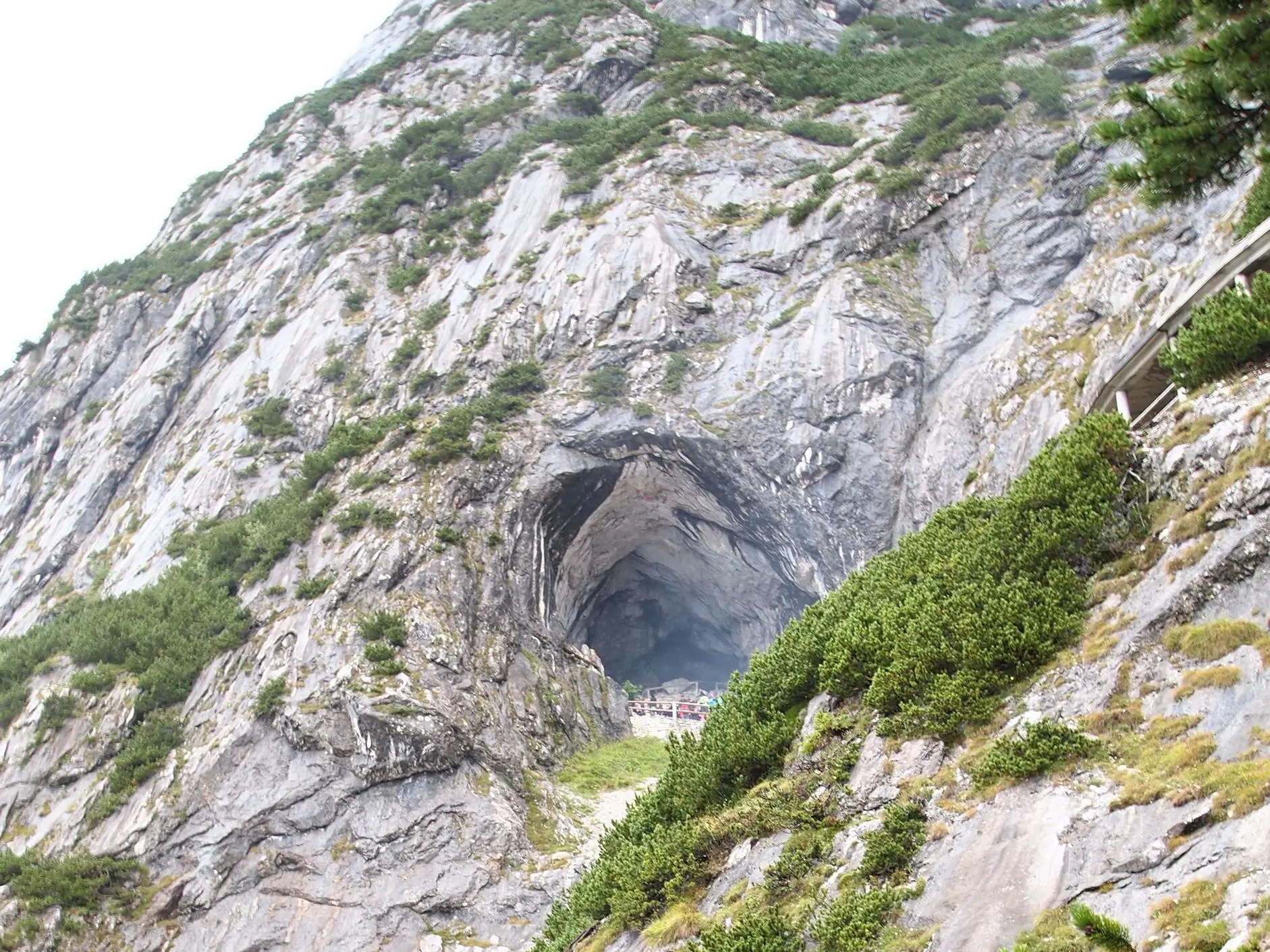 верфен ледяная пещера айсризенвельт